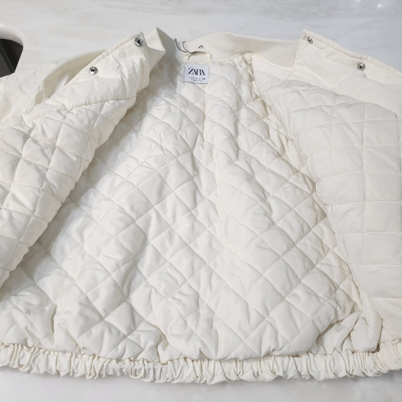 Women's Cream Bomber Jacket - Picture 4 of 8
